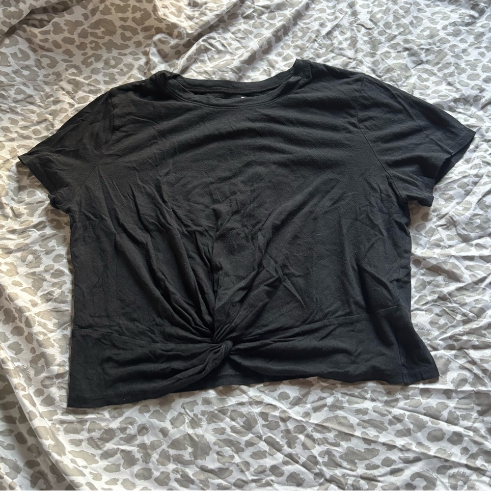 Hollister cropped tee